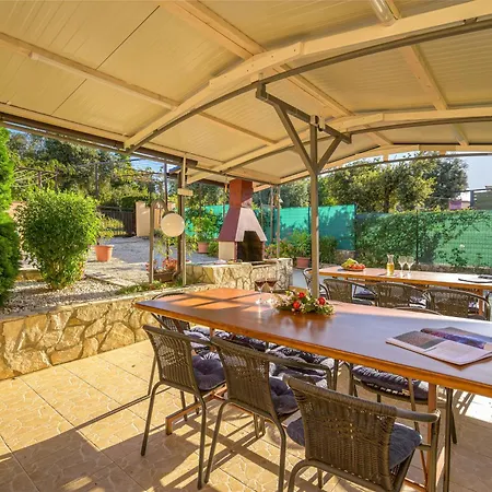 Appartement Stilvoll Eingerichtete 4 Štinjan