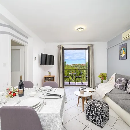 Appartement Stilvoll Eingerichtete 4 *