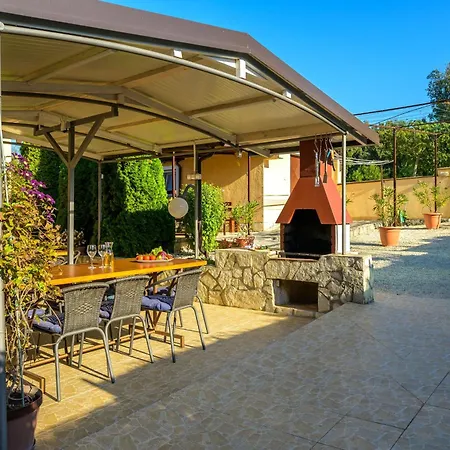 Apartmán Stilvoll Eingerichtete 4 *